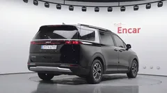 2023 Kia Carnival Diesel 9-Seater Prestige — фото 2