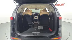 2023 Kia Carnival Diesel 9-Seater Prestige — фото 17