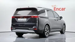 2023 Kia Carnival Diesel 9-Seater Prestige — фото 2