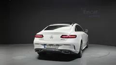 2023 Mercedes-Benz E-Class E300d 4MATIC Coupe — фото 4