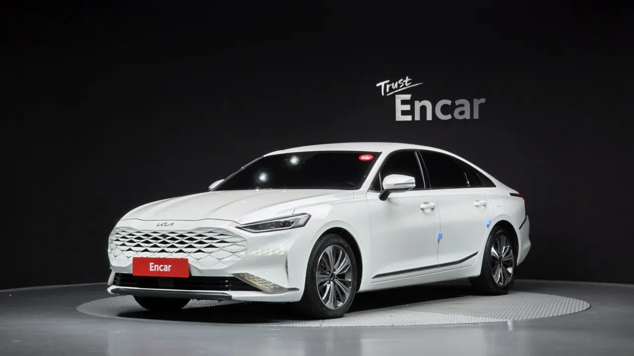 2023 Kia K8 Signature