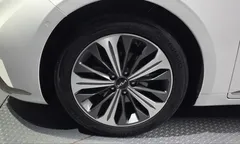 2023 Kia K8 Signature — фото 5