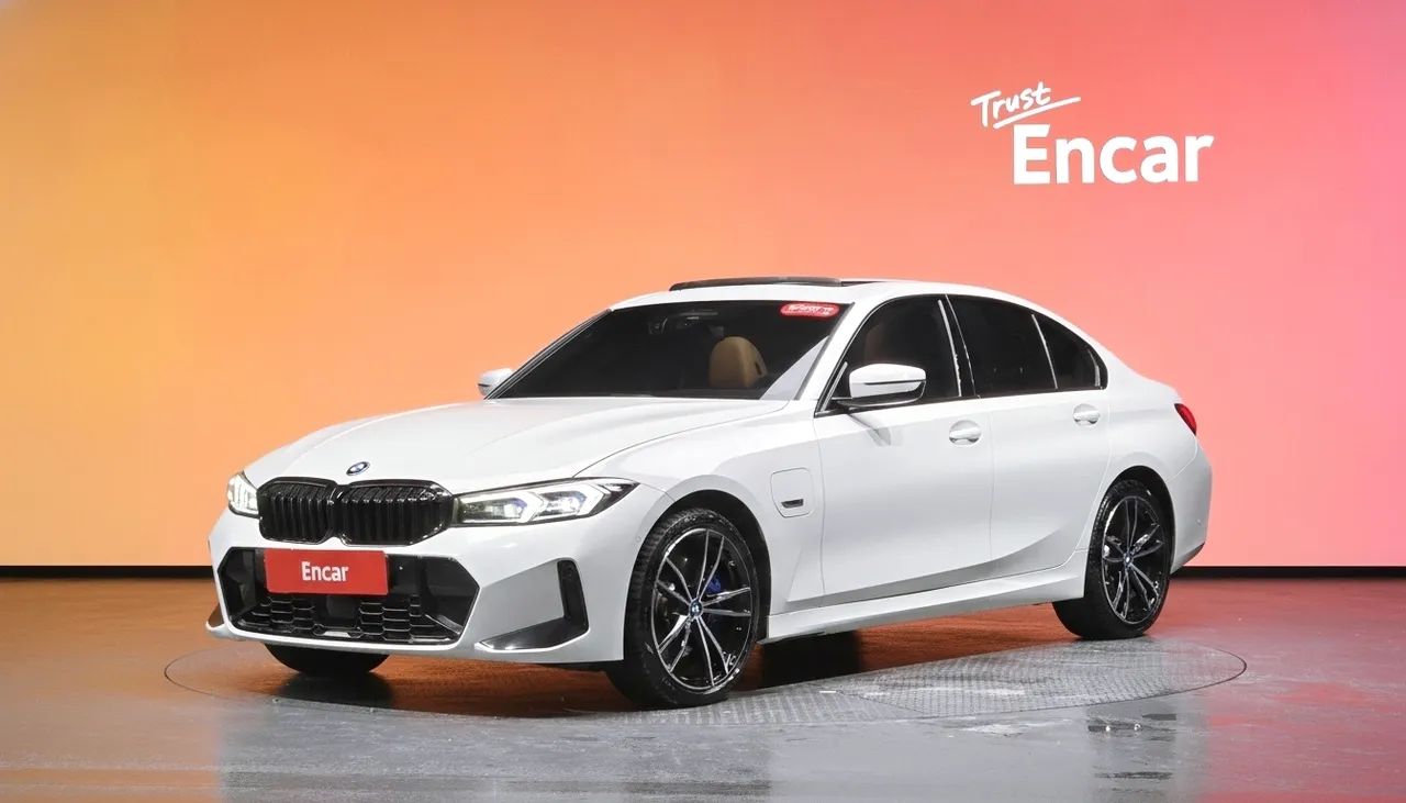 2023 BMW 3-Series 330e M Sport