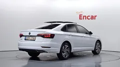 2021 Volkswagen Jetta 1.4 TSI Premium — фото 2