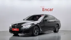 2022 BMW 5-Series 520i M Sport — фото 1