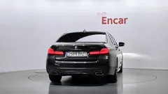 2022 BMW 5-Series 520i M Sport — фото 4