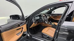 2022 BMW 5-Series 520i M Sport — фото 10