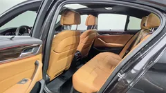 2022 BMW 5-Series 520i M Sport — фото 11