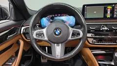 2022 BMW 5-Series 520i M Sport — фото 13