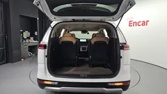 2023 Kia Carnival Diesel 9-Seater Prestige — фото 17