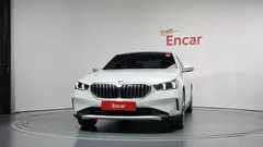 2024 BMW 5-Series 520i — фото 3