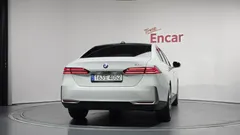 2024 BMW 5-Series 520i — фото 4