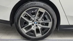 2024 BMW 5-Series 520i — фото 5