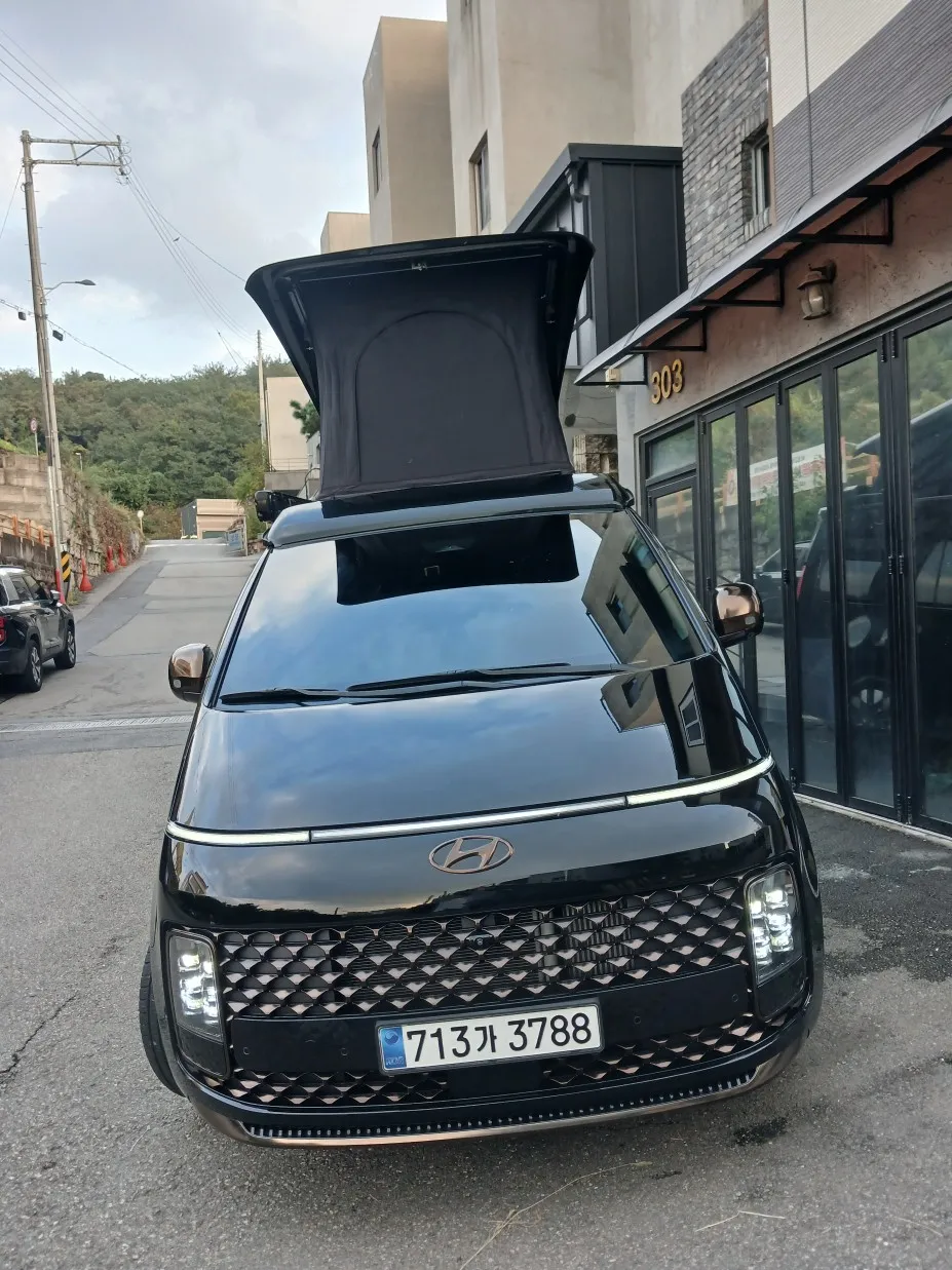 2023 Hyundai Staria 4WD Camper