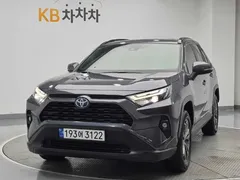 2023 Toyota RAV4 2.5 2WD Hybrid XLE — фото 1