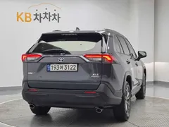 2023 Toyota RAV4 2.5 2WD Hybrid XLE — фото 3