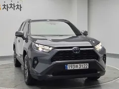 2023 Toyota RAV4 2.5 2WD Hybrid XLE — фото 4