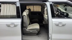 2023 Kia Carnival Gasoline 9-Seater Hi-Limousine — фото 11