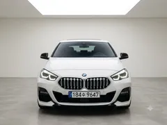 2023 BMW 2-Series 220i M Sports — фото 2