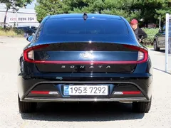 2023 Hyundai Sonata Premium Plus — фото 4