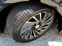 2023 Hyundai Sonata Premium Plus — фото 5