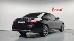 2022 Mercedes-Benz E-Class E300e 4MATIC Exclusive — фото 2