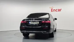 2022 Mercedes-Benz E-Class E300e 4MATIC Exclusive — фото 4