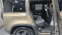 2023 Land Rover Defender 110 D300 HSE — фото 15