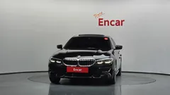 2022 BMW 3-Series 320i Luxury — фото 3