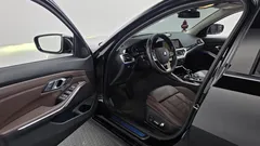 2022 BMW 3-Series 320i Luxury — фото 10