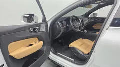 2022 Volvo XC60 B5 Inscription — фото 10