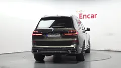 2023 BMW X7 xDrive 40i M Sport 6STR — фото 4