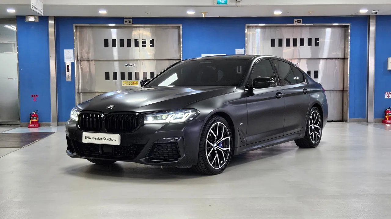 2023 BMW 5-Series 530i M Sport Package