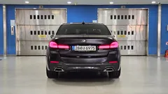 2023 BMW 5-Series 530i M Sport Package — фото 4