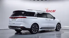 2023 Kia Carnival Gasoline 7-Seater Signature — фото 2