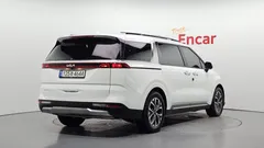 2023 Kia Carnival Diesel 9-Seater Signature — фото 2