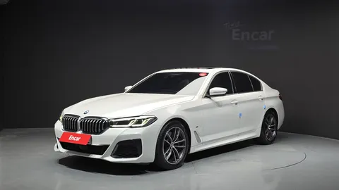 2022 BMW 5-Series 520i M Sport