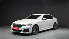 2022 BMW 5-Series 520i M Sport — фото 1
