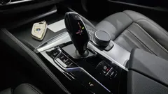 2022 BMW 5-Series 520i M Sport — фото 9