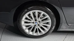 2022 BMW 5-Series 530i Luxury — фото 5
