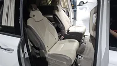 2023 Kia Carnival Gasoline 9-Seater Hi-Limousine — фото 11