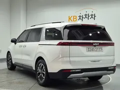 2023 Kia Carnival Gasoline 9-Seater Prestige — фото 2