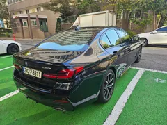 2023 BMW 5-Series 530e M Sport — фото 2