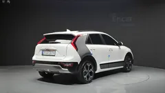 2022 Kia Niro Signature — фото 2