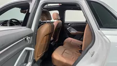 2022 Audi Q3 35 TDI Premium — фото 11