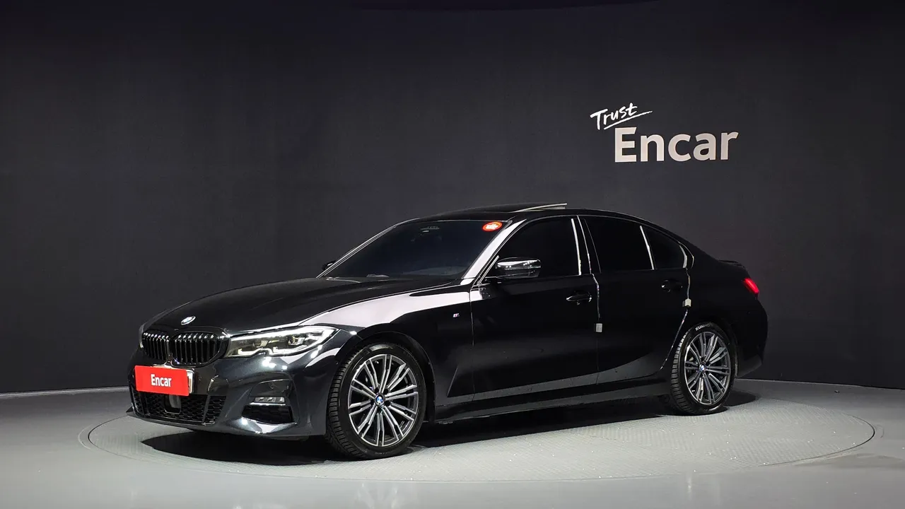 2022 BMW 3-Series 320i M Sport