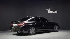 2022 BMW 3-Series 320i M Sport — фото 2