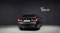 2022 BMW 3-Series 320i M Sport — фото 4