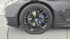 2022 BMW 5-Series 520i M Sport — фото 5