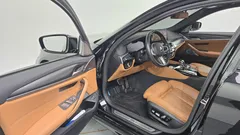 2022 BMW 5-Series 520i M Sport — фото 10